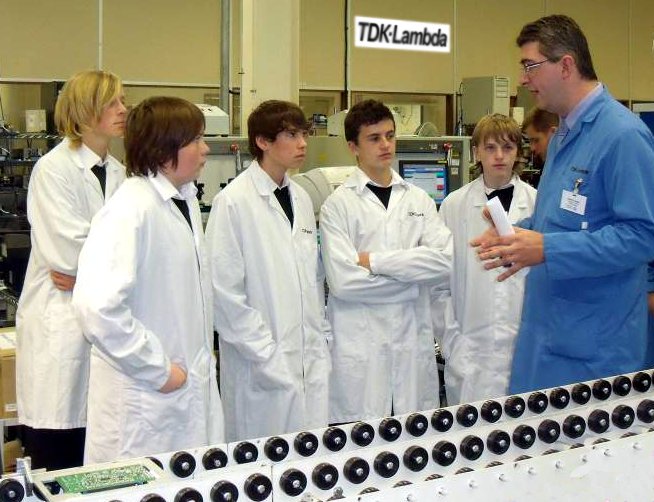 From classroom to workplace-Gary Cooper, Test & Configuration Process Expert, explains Lean Manufacturing Techniques to GCSE Engineering students of Great Torrington School